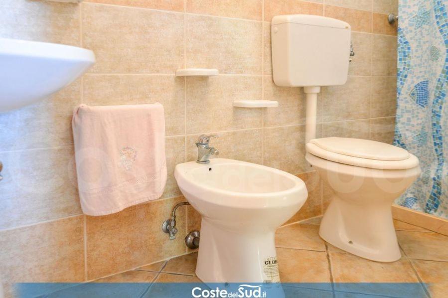 Case Vacanze Vista Mare Torre Pali Екстериор снимка